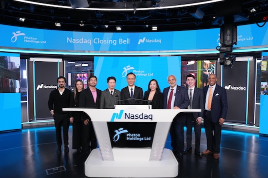 (Left to right) Thomas Poudyal, Product Manager; Valeria Arrieta, Analyst for Freddie Mac; Allen Mardakhayev, Brooklyn College Business Management/Marketing student; Ryan Ban Tran, CEO of Trans International Group; Jianfei Zhang, CEO of Phethon Holdings Ltd.; Professor Ngoc Cindy Pham, Department of Management, Marketing, and Entrepreneurship; Depinder Grewal, Managing Partner, Tiger Alternative Investments; Damir Shavkatov, Brooklyn College Psychology/Marketing student; Interim Dean James Lynch of Koppelman School of Business.